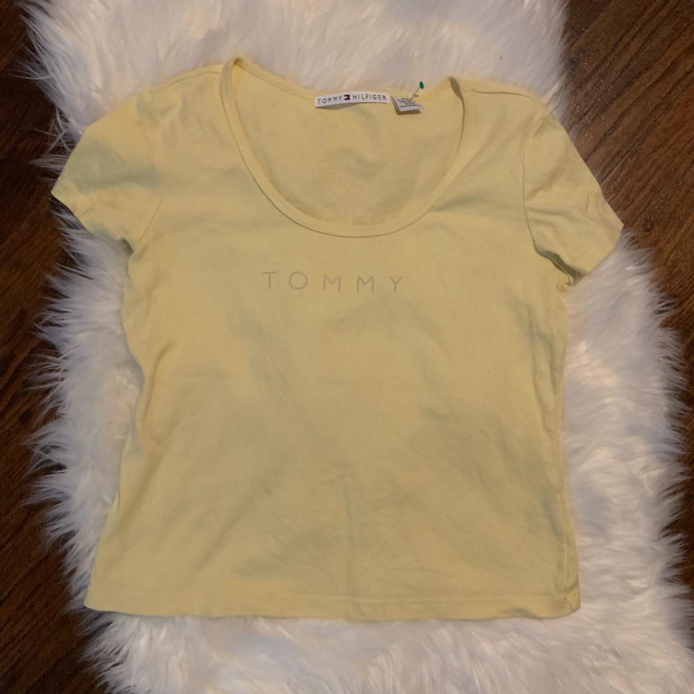 🍒Vintage Tommy Hilfiger cropped baby tee